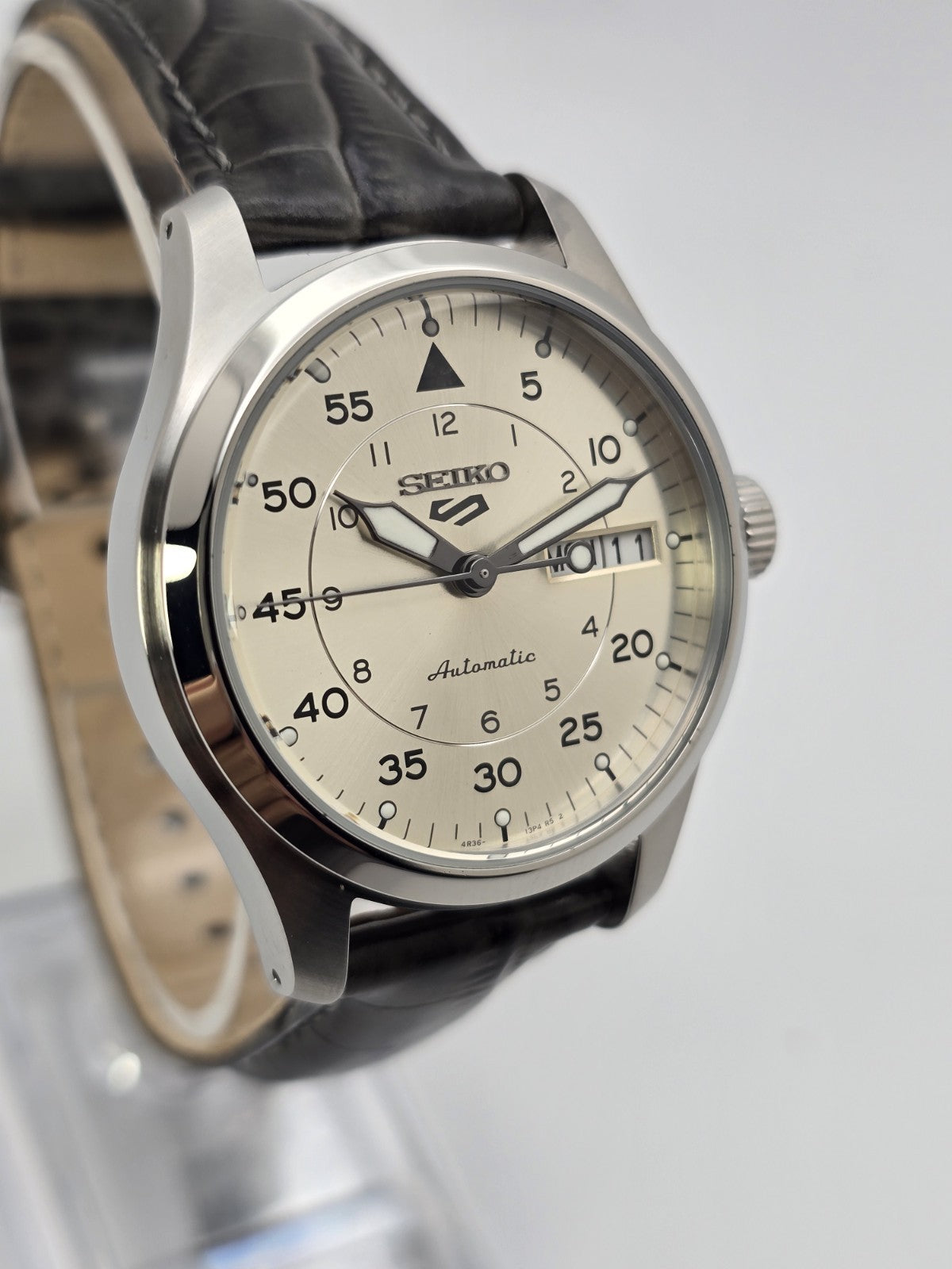 Seiko 5 Men's SRPJ87K1 Sports Field series-Champagne Flieger-dial Size 36 mm